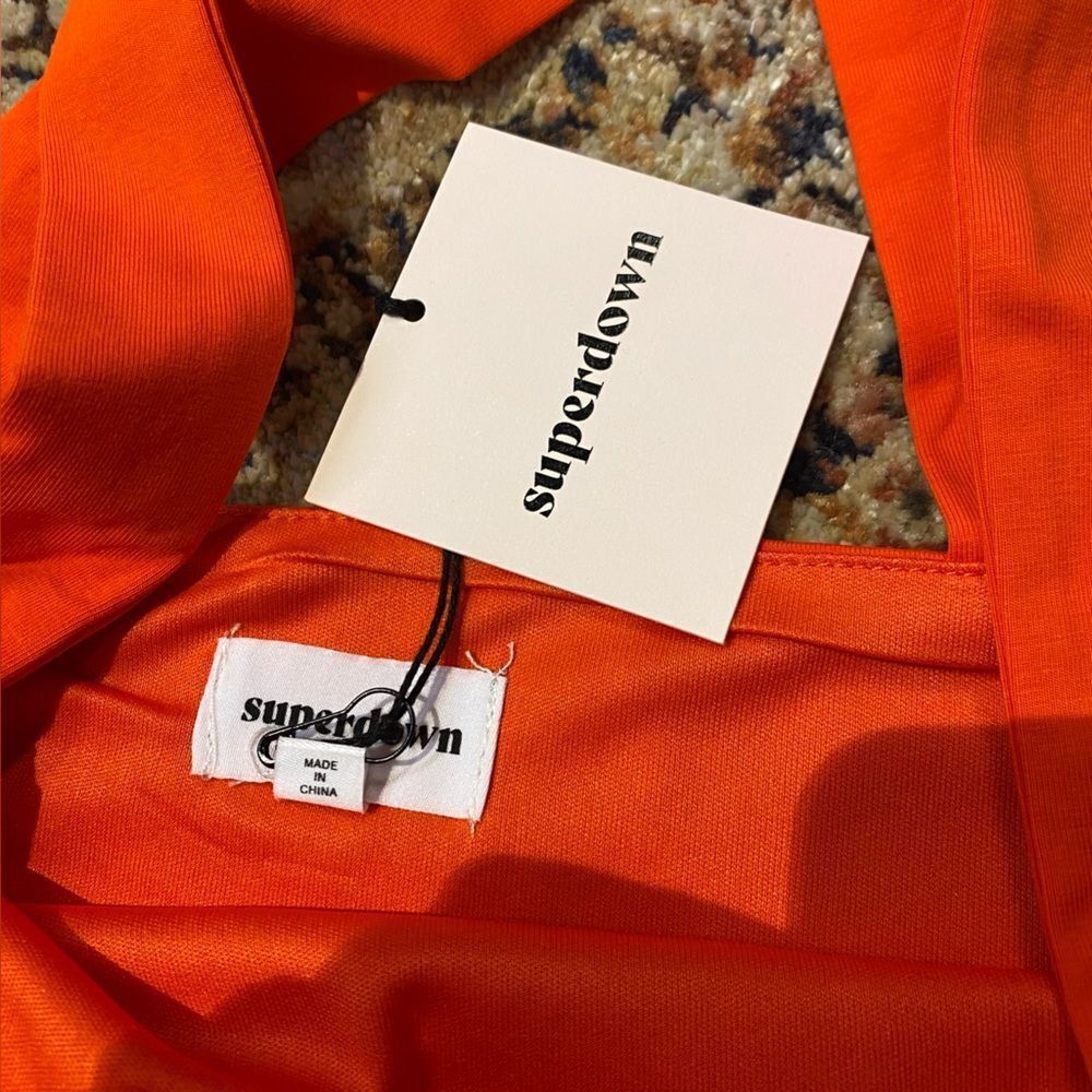 NWT Superdown elva halter tie top orange tie cut out cropped Revolve M - Picture 8 of 9